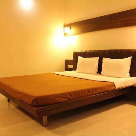 Hotel Grand 3D Bhuj Exteriér fotografie