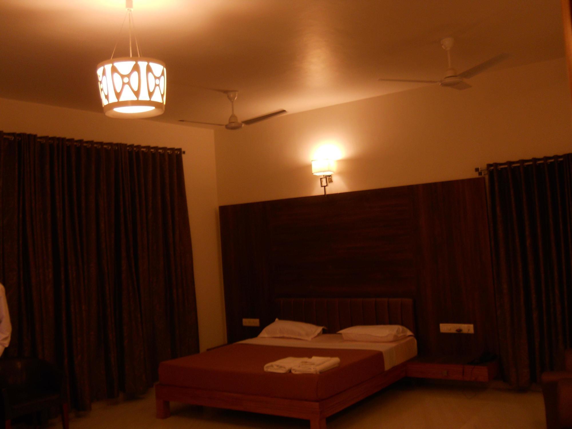 Hotel Grand 3D Bhuj Exteriér fotografie