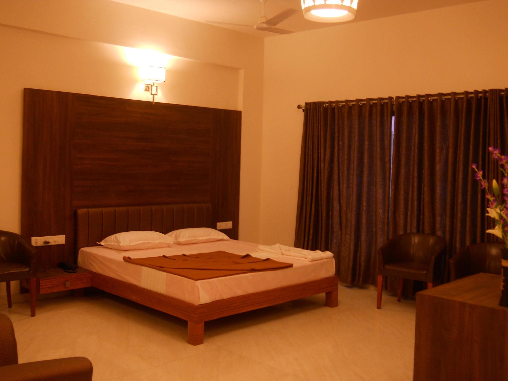 Hotel Grand 3D Bhuj Exteriér fotografie